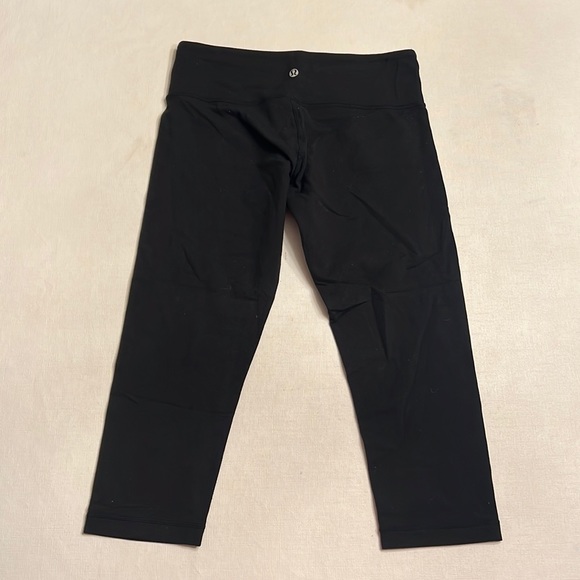 30. Lululemon Wunder Under Crop *Mid-Rise 19" Black - Picture 2 of 4